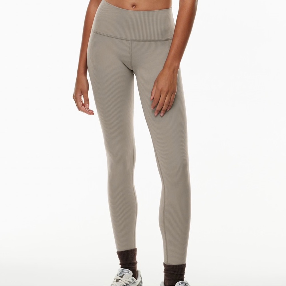 NWOT TNA Leggings
